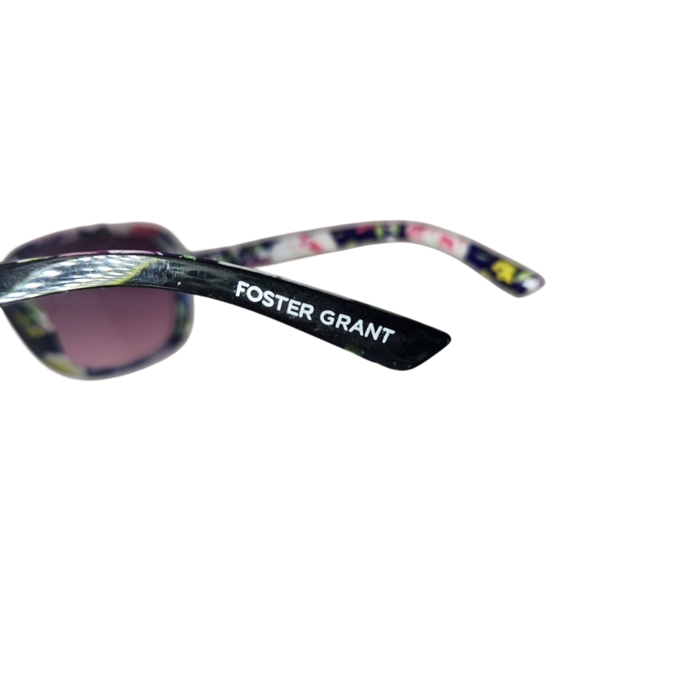 REVLON Foster Grant Women's Floral Purple Lens Sunglasses NEW RVN 56 - Picture 6 of 6